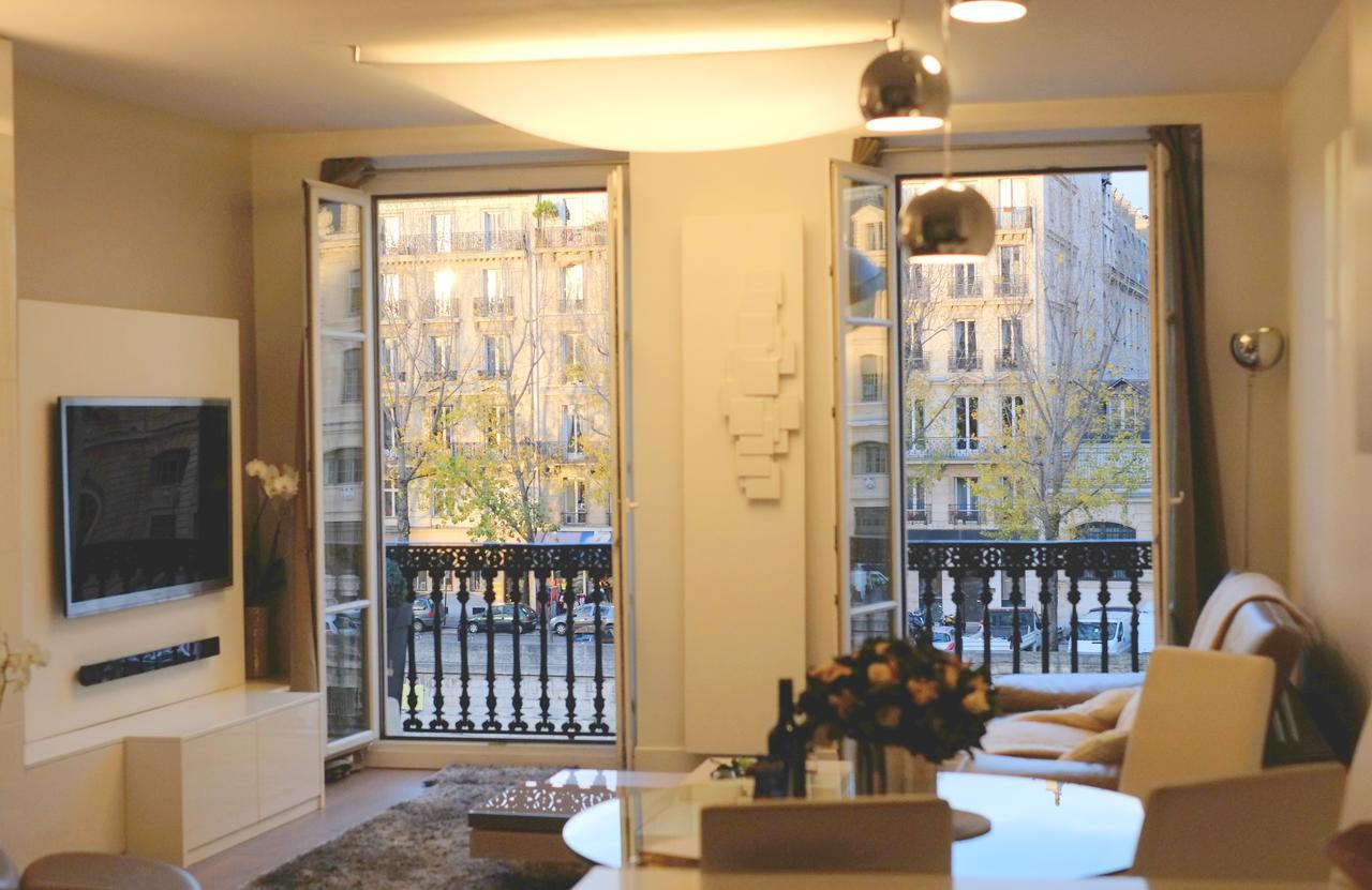 Two Bedroom Luxury Apartment - Balcony With View Of Notre Dame París Exterior foto