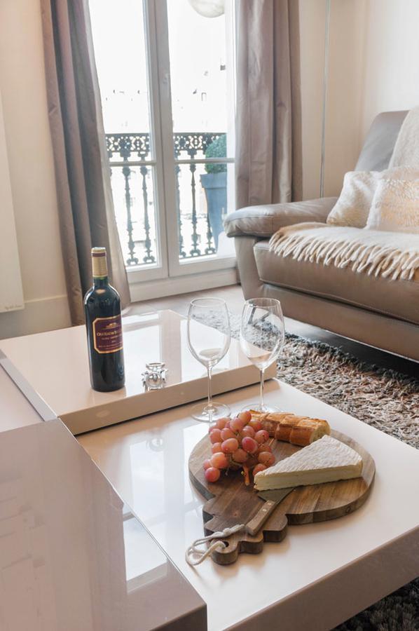 Two Bedroom Luxury Apartment - Balcony With View Of Notre Dame París Exterior foto