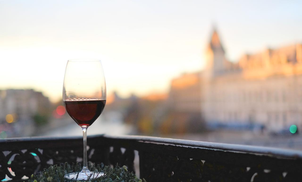 Two Bedroom Luxury Apartment - Balcony With View Of Notre Dame París Exterior foto